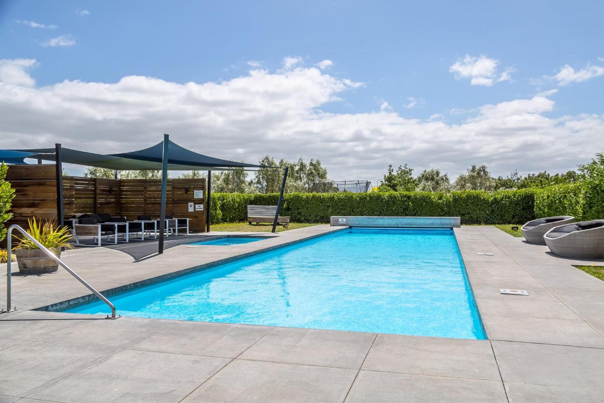Regent Sanctuary - Martinborough Holiday Home 외부 사진